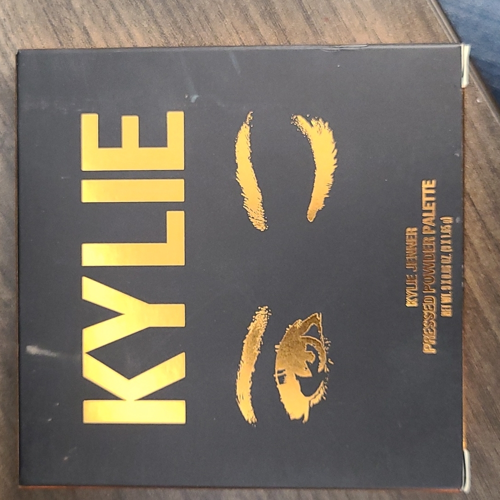 NIB Kylie Bronze Palette